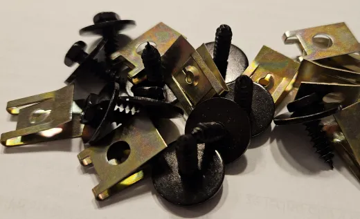 Samořezné šrouby na ochranný kryt motoru auta (BMW, Toyota, VW) 20 ks